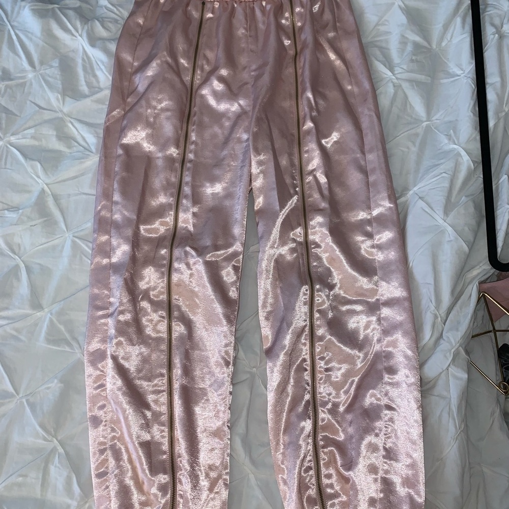 💖 Fun pink silk zipper pants
